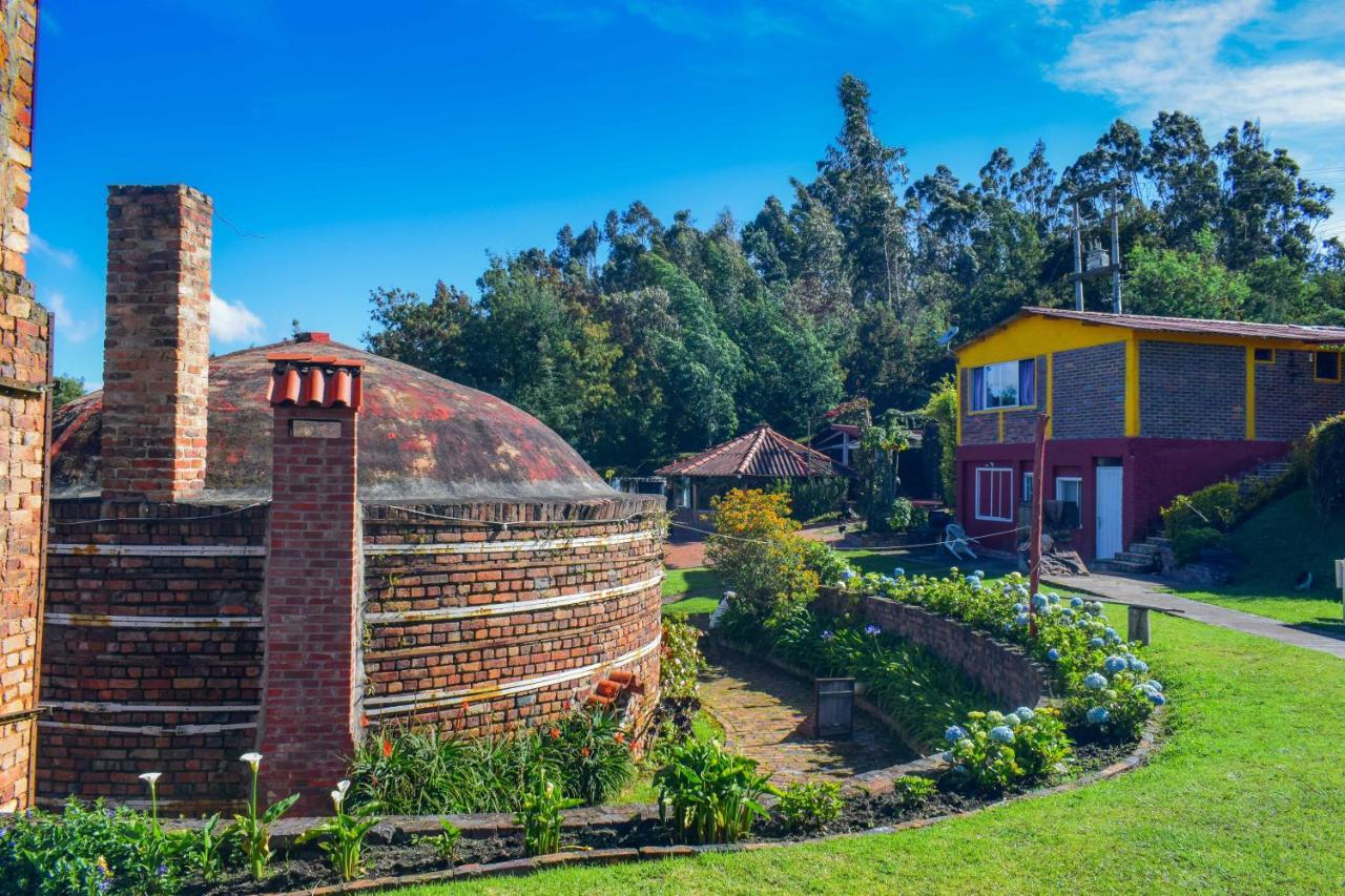 Villa Santa Helena 瓜塔维塔 外观 照片